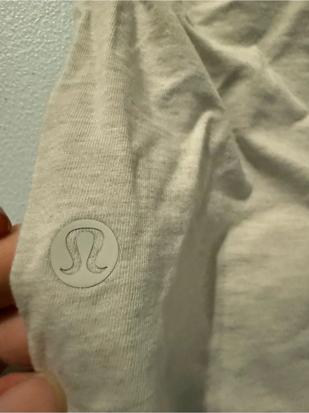 Lululemon Front Tie Crop Tank Size 4 Cream Sleeveless Workout Top Athleisure
